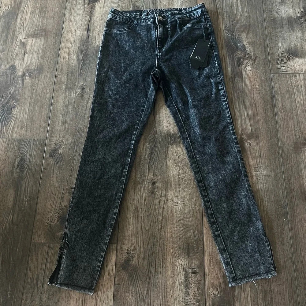 NWT Armani Exchange Vintage Black Wash Freyed Zipper Hem Size 26